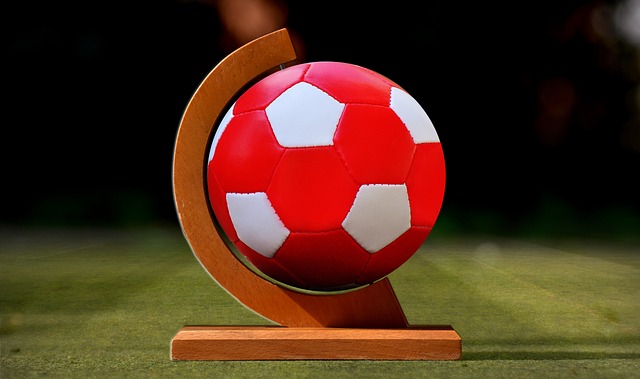 八村塁：看到浓眉身穿蓝色球衣而不是黄色，我还是会感觉奇怪